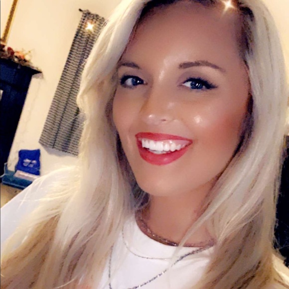 Meet your Posher, Jordyn - Picture 1 of 1